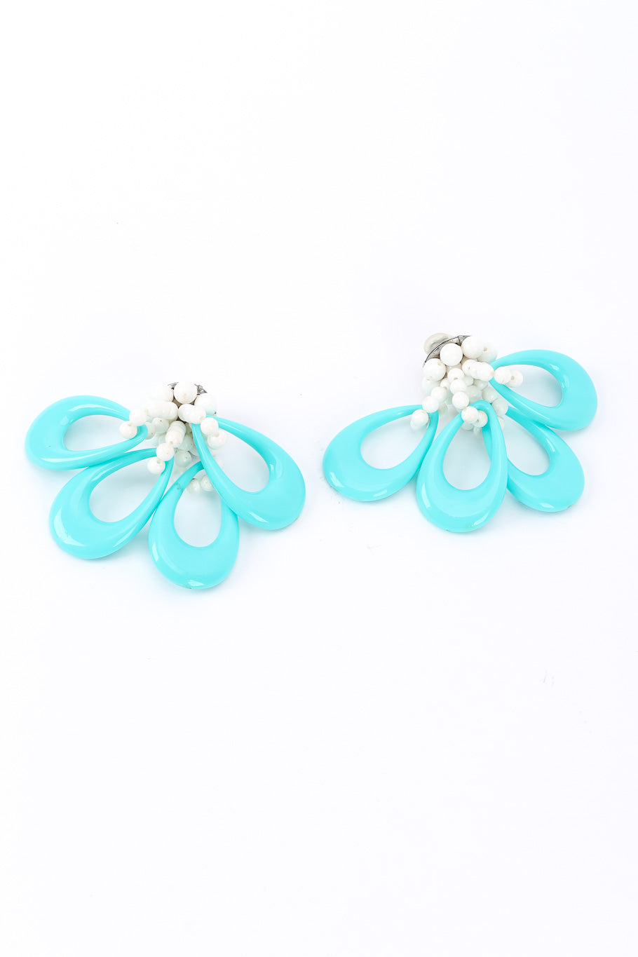 Acrylic bead vintage earrings on white background @recessla