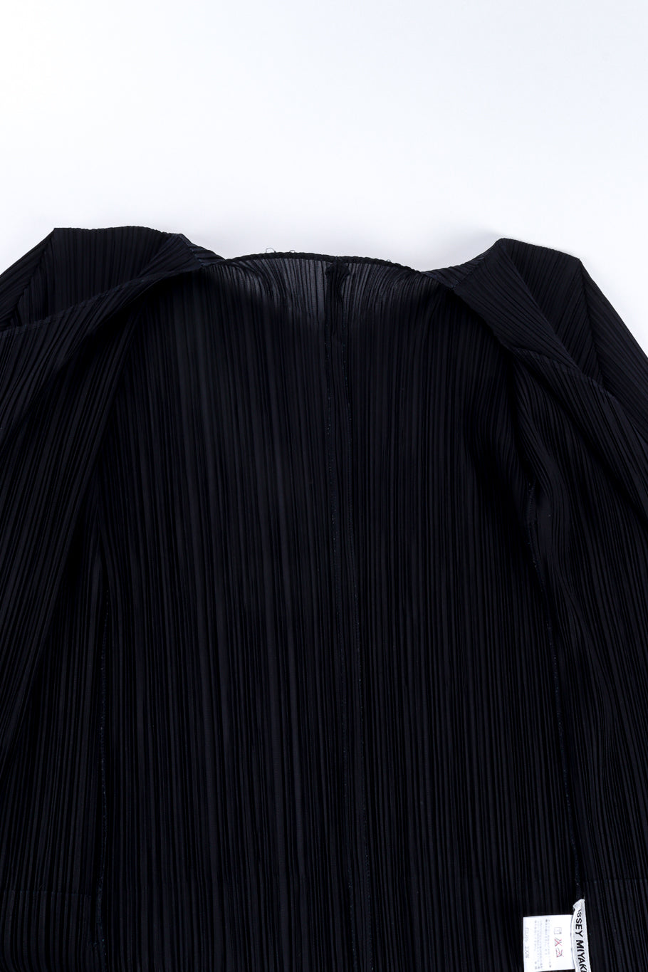 Vintage Issey Miyake Pleated Cardigan Jacket interior closeup @recess la