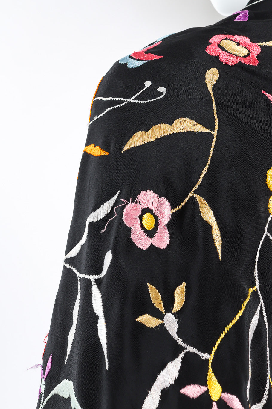 Vintage Floral Piano Shawl shoulder closeup @Recessla