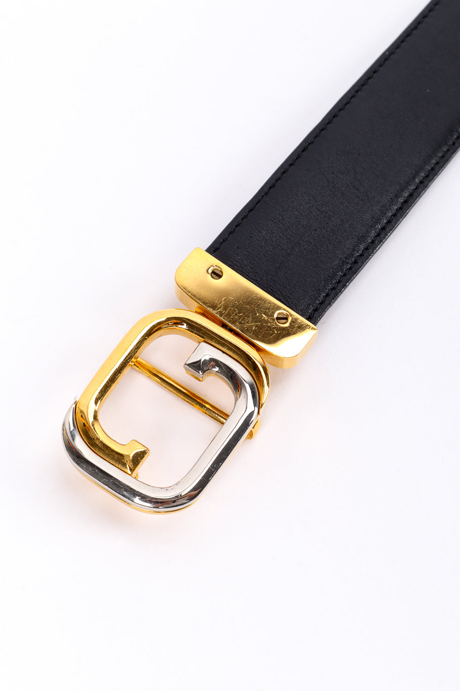 Vintage Gucci Reversible Leather Belt closeup buckle @recessla