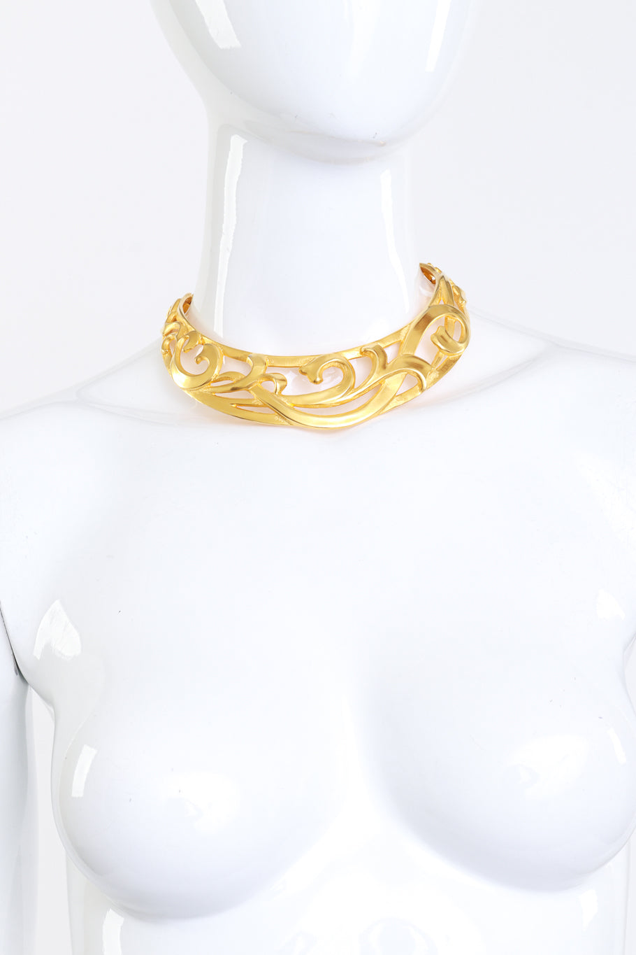 Golden Vines Collar Plate Necklace by Clara mannequin @Recess LA