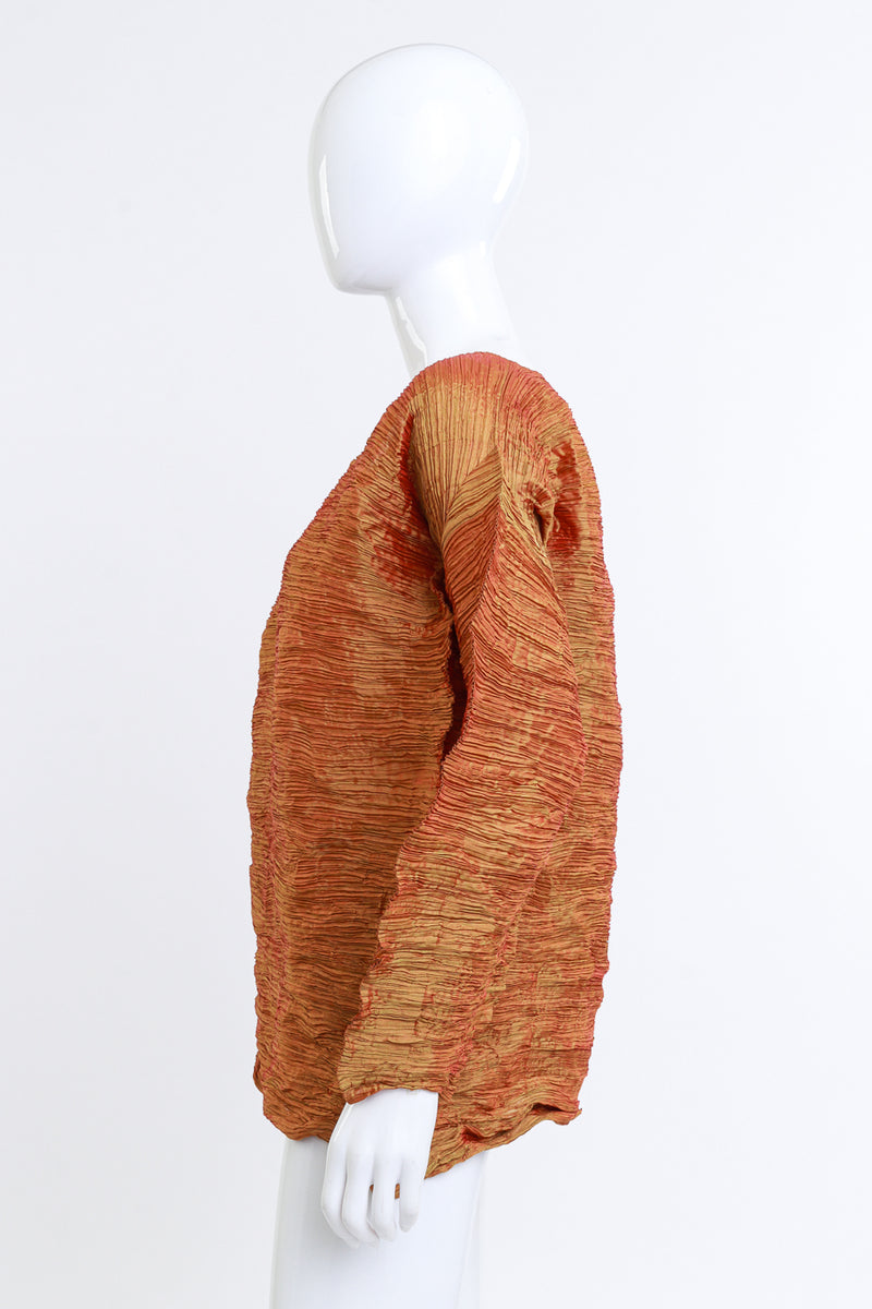 Issey Miyake Plissé Duochrome Drop Shoulder Top on mannequin @RECESS LA