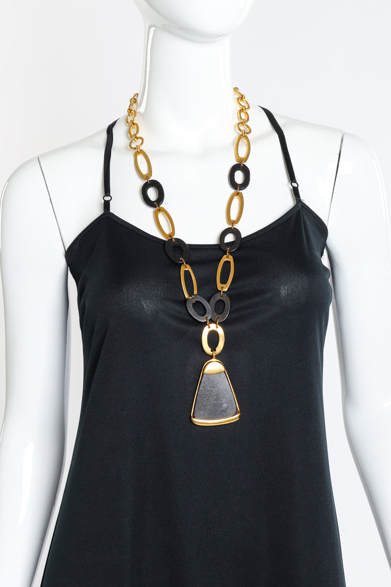 Vintage Clara Studio Geometric Oval Link Necklace on mannequin @recess la