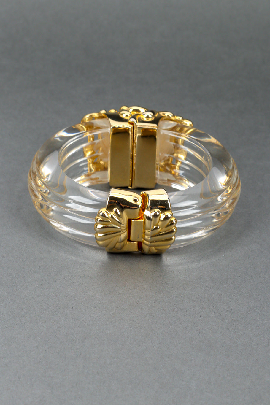 Vintage Lucite Chrysanthemum Bracelet II back @recess la