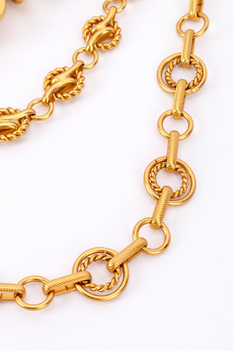 Vintage Lion Face Chain Drop Belt ring links closeup @recessla