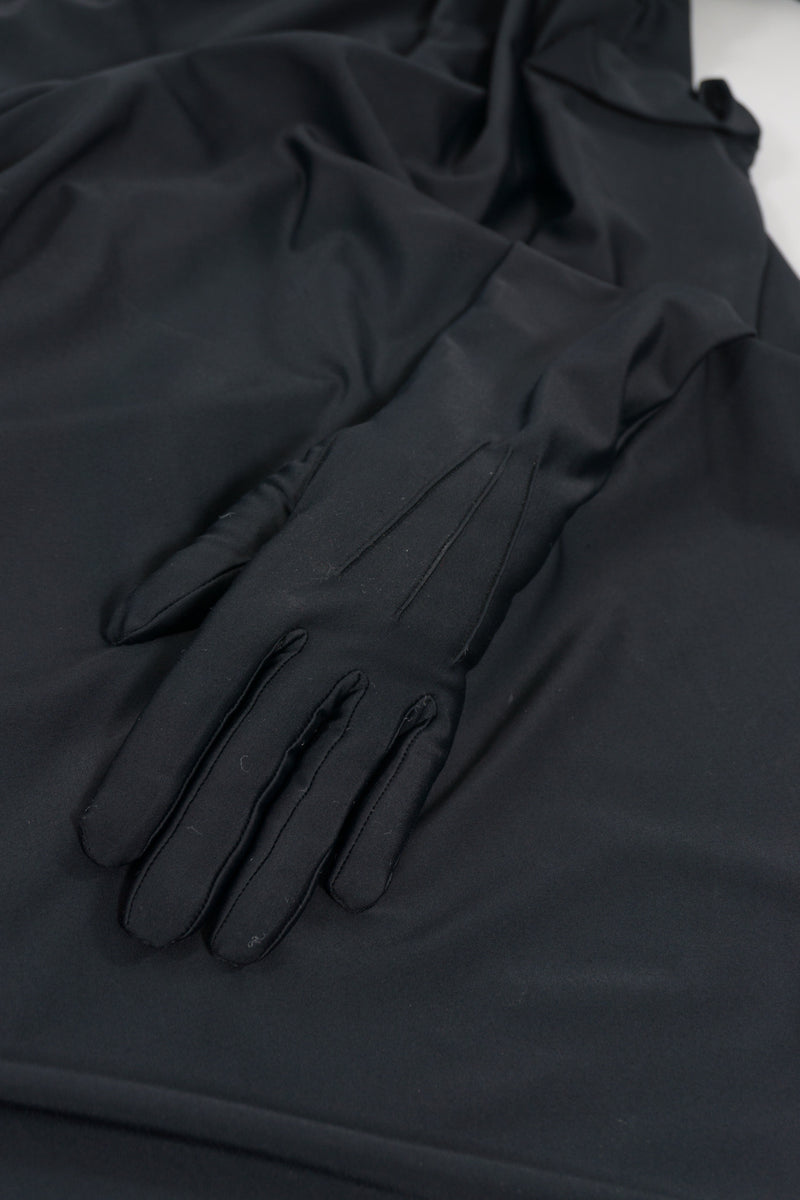 Comme des Garcons Hands Detail