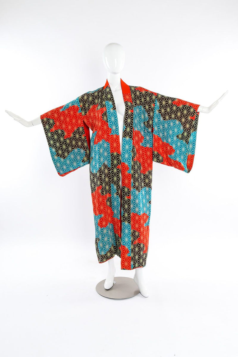 Japanese hemp leaf kimono on mannequin @recessla