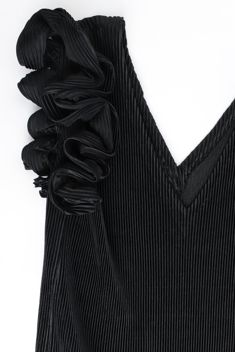 Vintage Issey Miyake Pilssé Pleat Tank & Scarf Set flat lay detail @ Recess LA