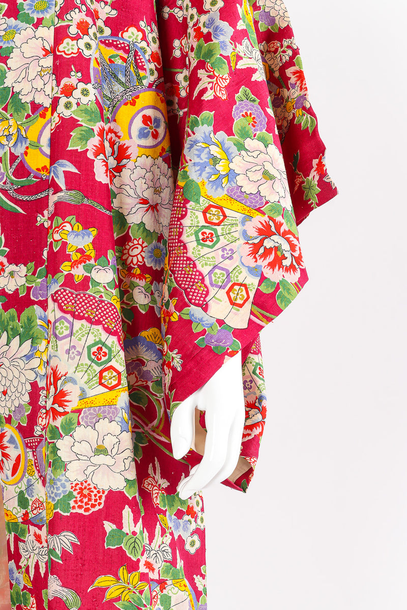 Japanese Lily Blossom Lantern kimono mannequin sleeve close @recessla