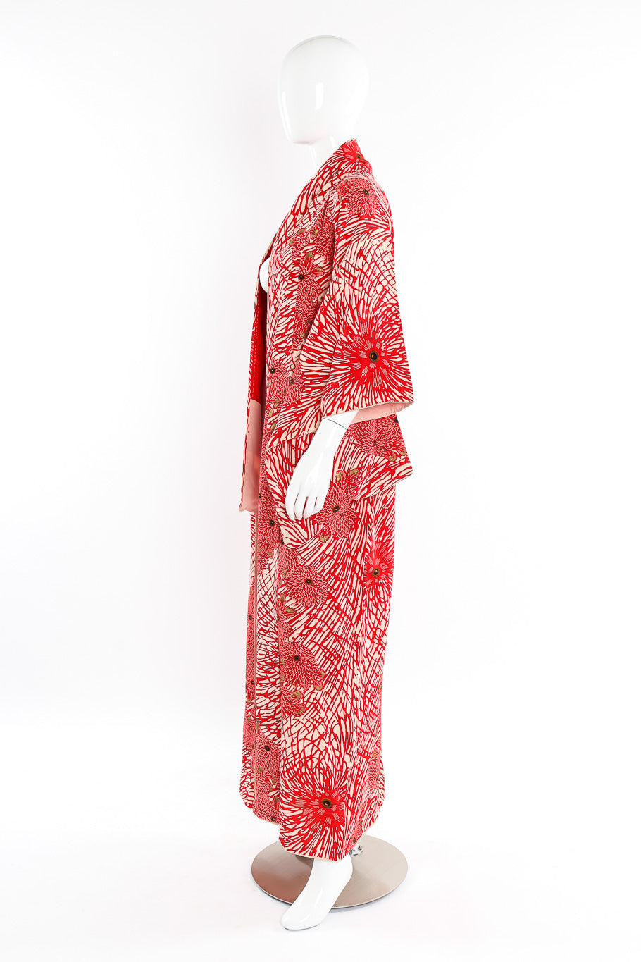 Red winter floral kimono mannequin side arms down @recessla