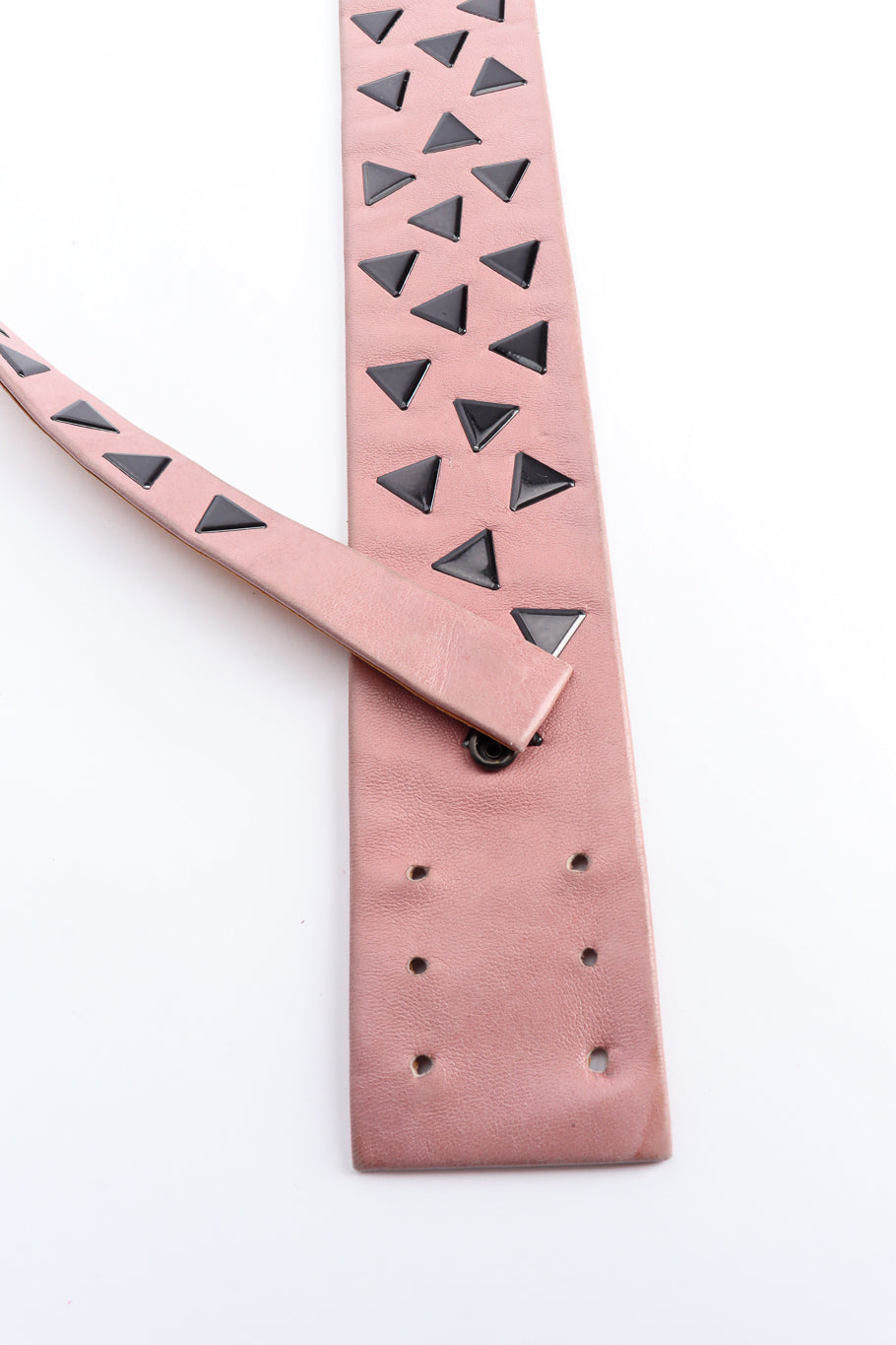 Geometric triangle belt by Lasso prong holes @recessla