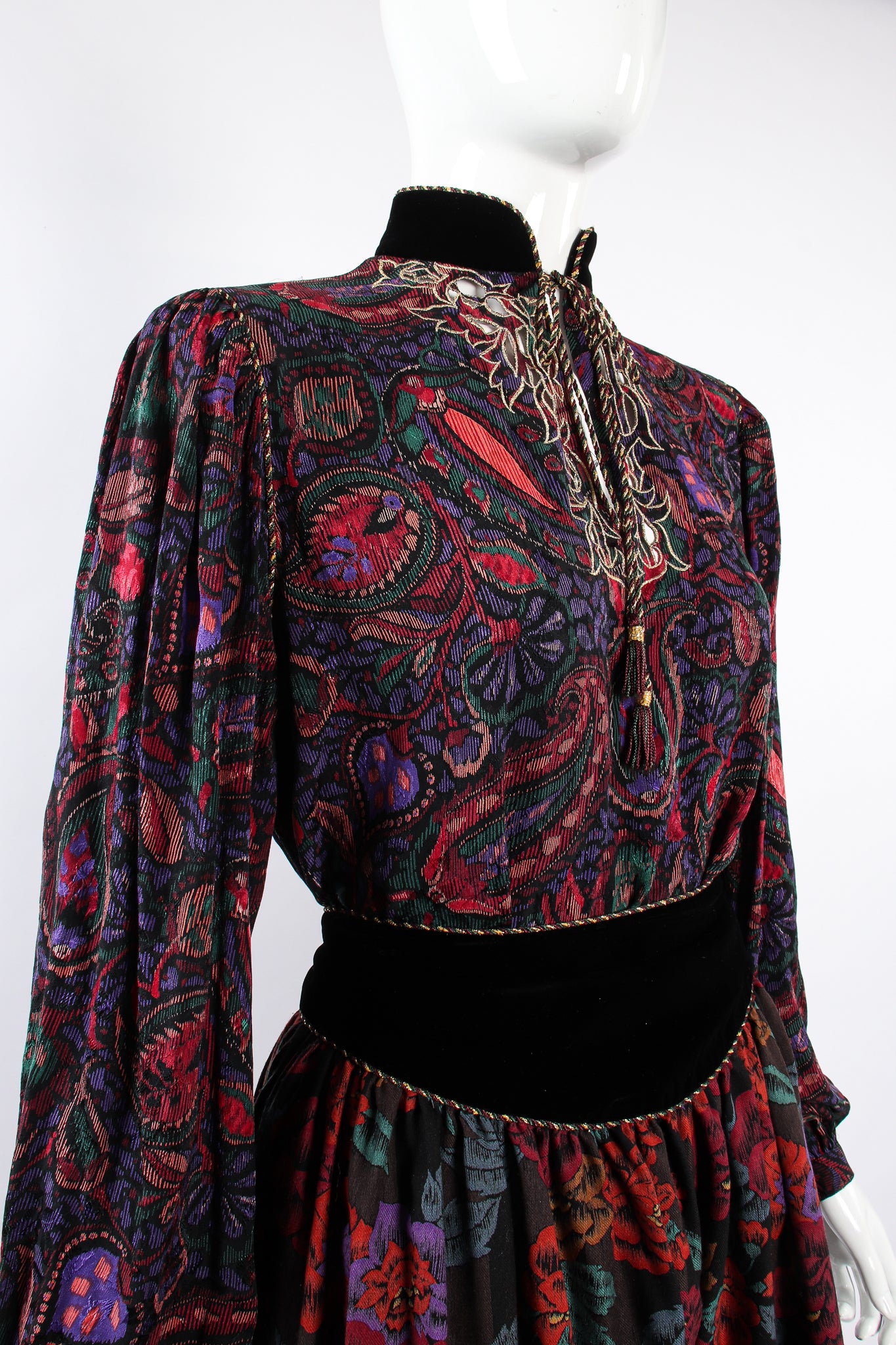 Vintage Miss O Oscar de la Renta Floral Paisley Blouse & Skirt Set on Mannequin crop @ Recess LA