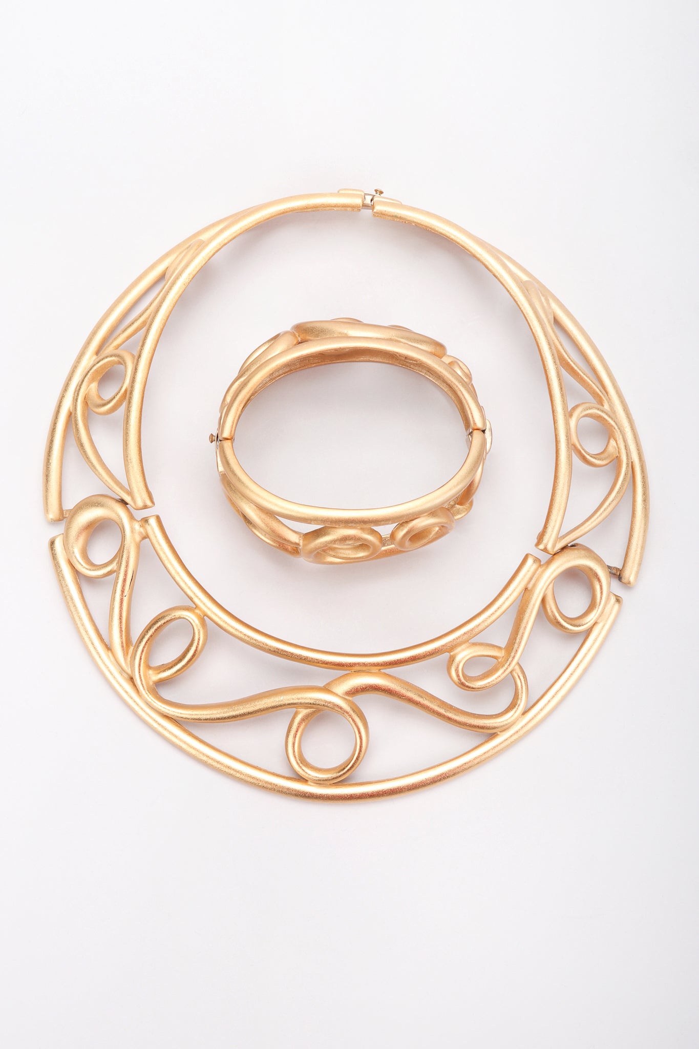 Recess Designer Consignment Vintage Monet Brushed Swirl Cage Collar Costume Jewelry Los Angeles resale