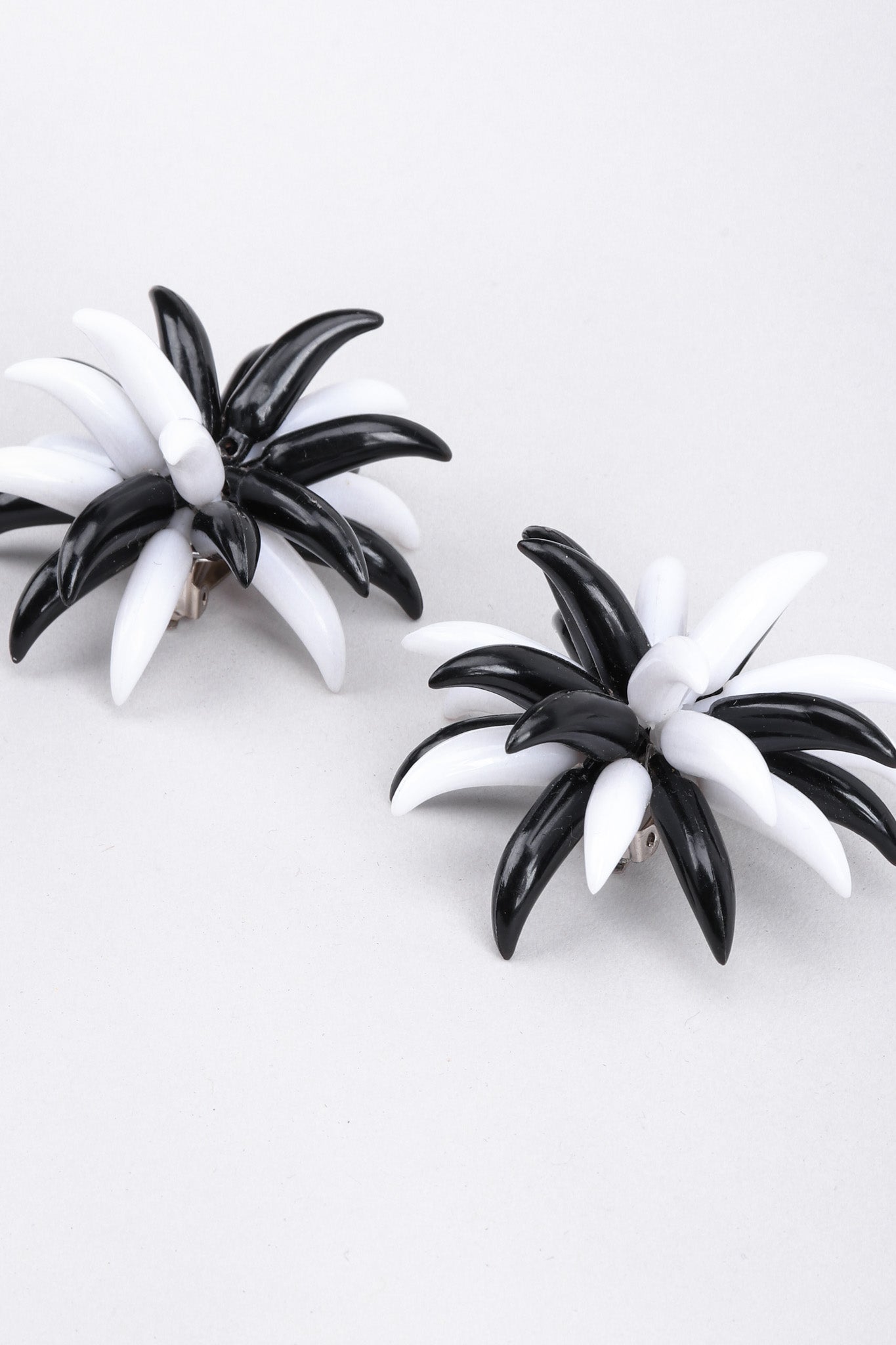 Recess Los Angeles Vintage Sea Anemone Burst Earrings 