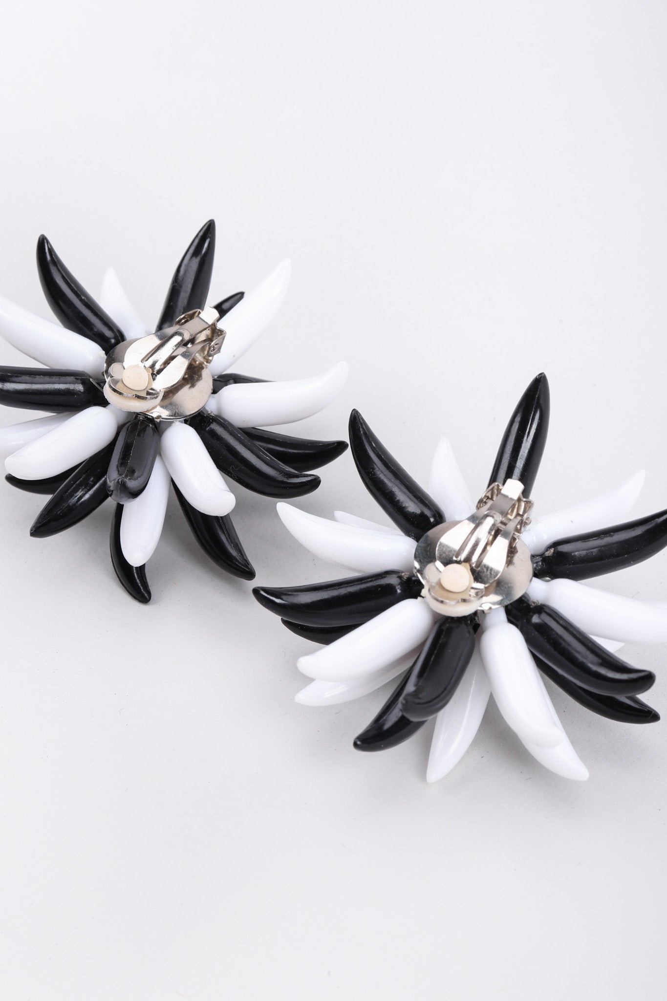 Recess Los Angeles Vintage Sea Anemone Burst Earrings 