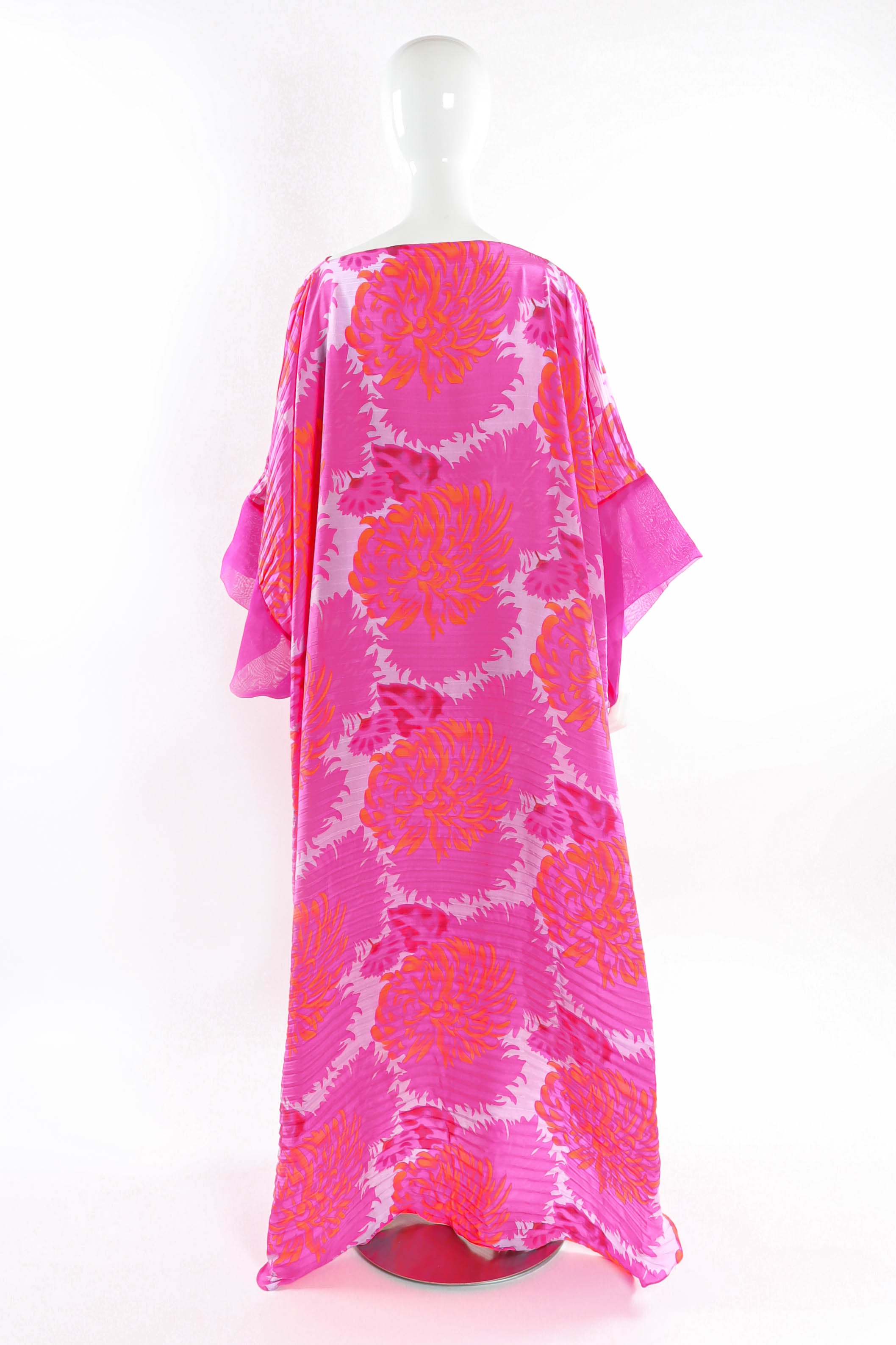 La Vetta Beverly Hills Chrysanthemum Pleat Caftan mannequin back @ Recess Los Angeles