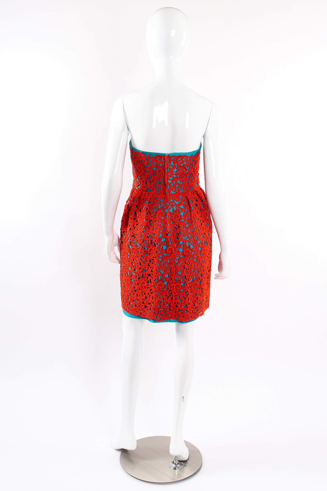 Vintage Oscar de la Renta Venetian Lace Strapless Sweetheart Dress on Mannequin back at Recess LA