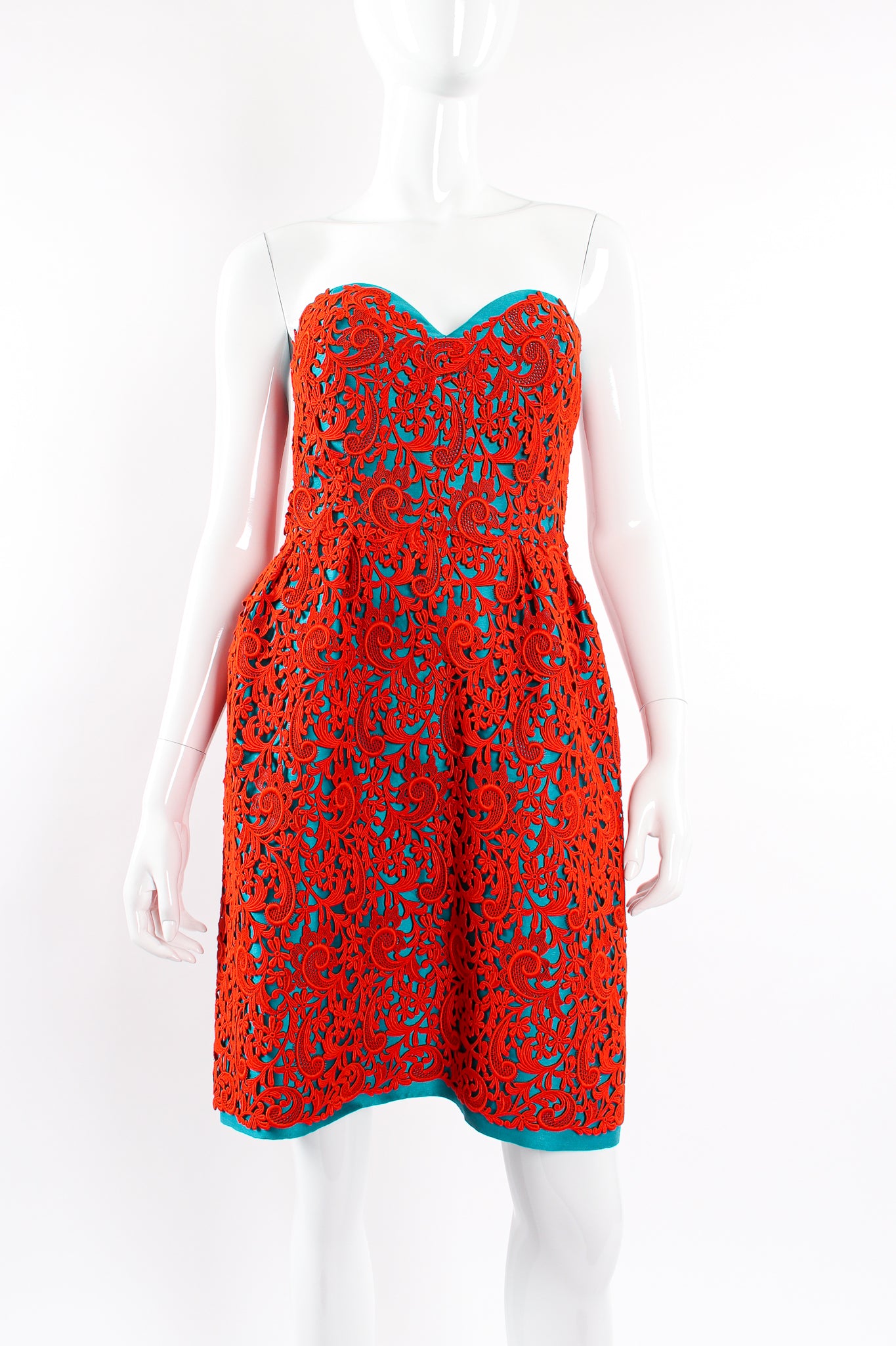 Vintage Oscar de la Renta Venetian Lace Strapless Sweetheart Dress on Mannequin angle at Recess LA