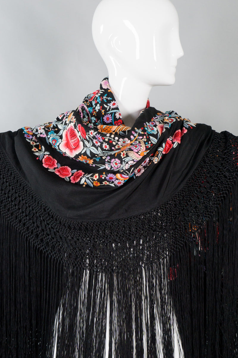 Blooming Embroidery Vintage Piano Shawl