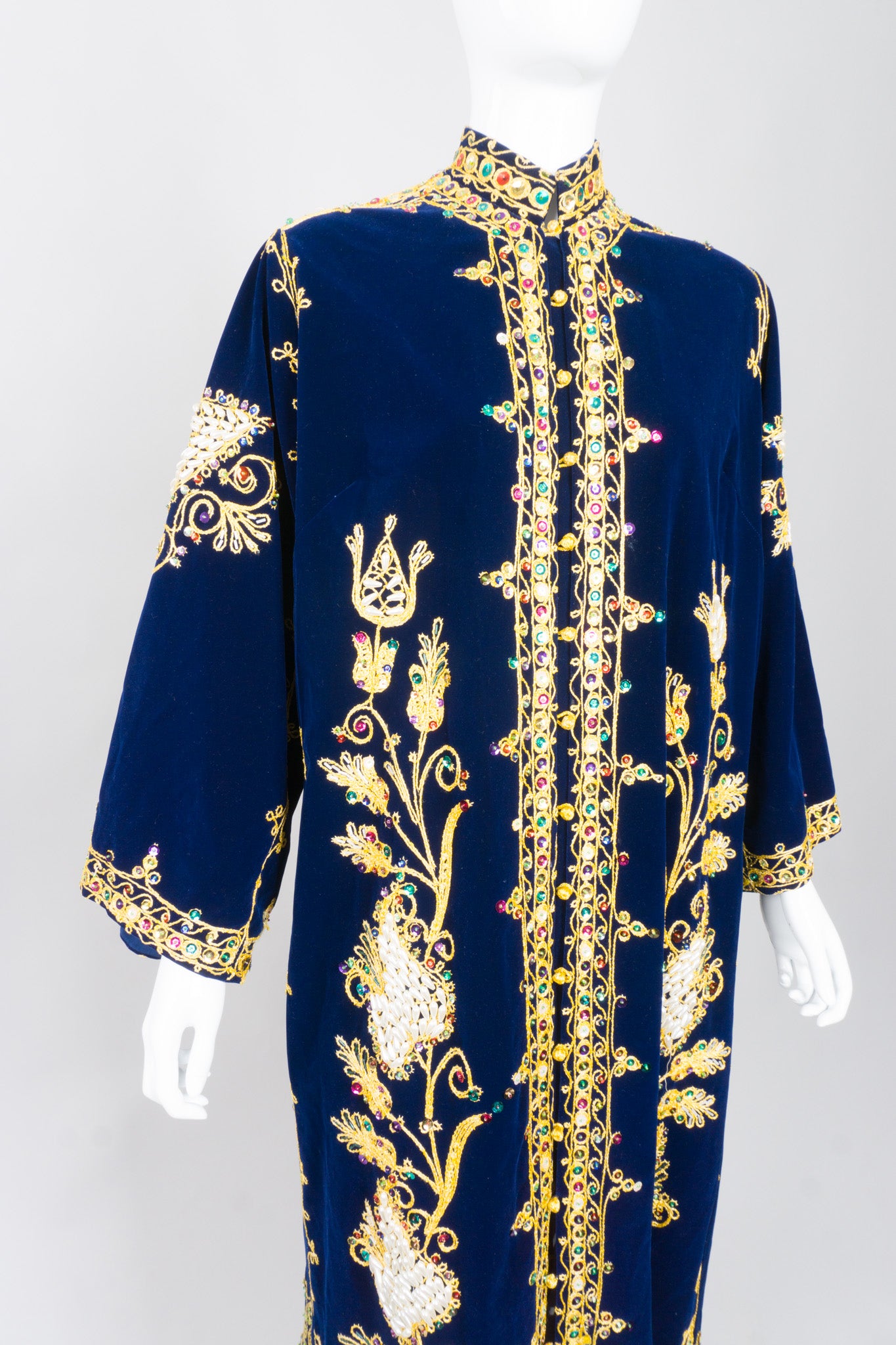 Profils du Monde Vintage Embellished Velvet Illuminati Robe