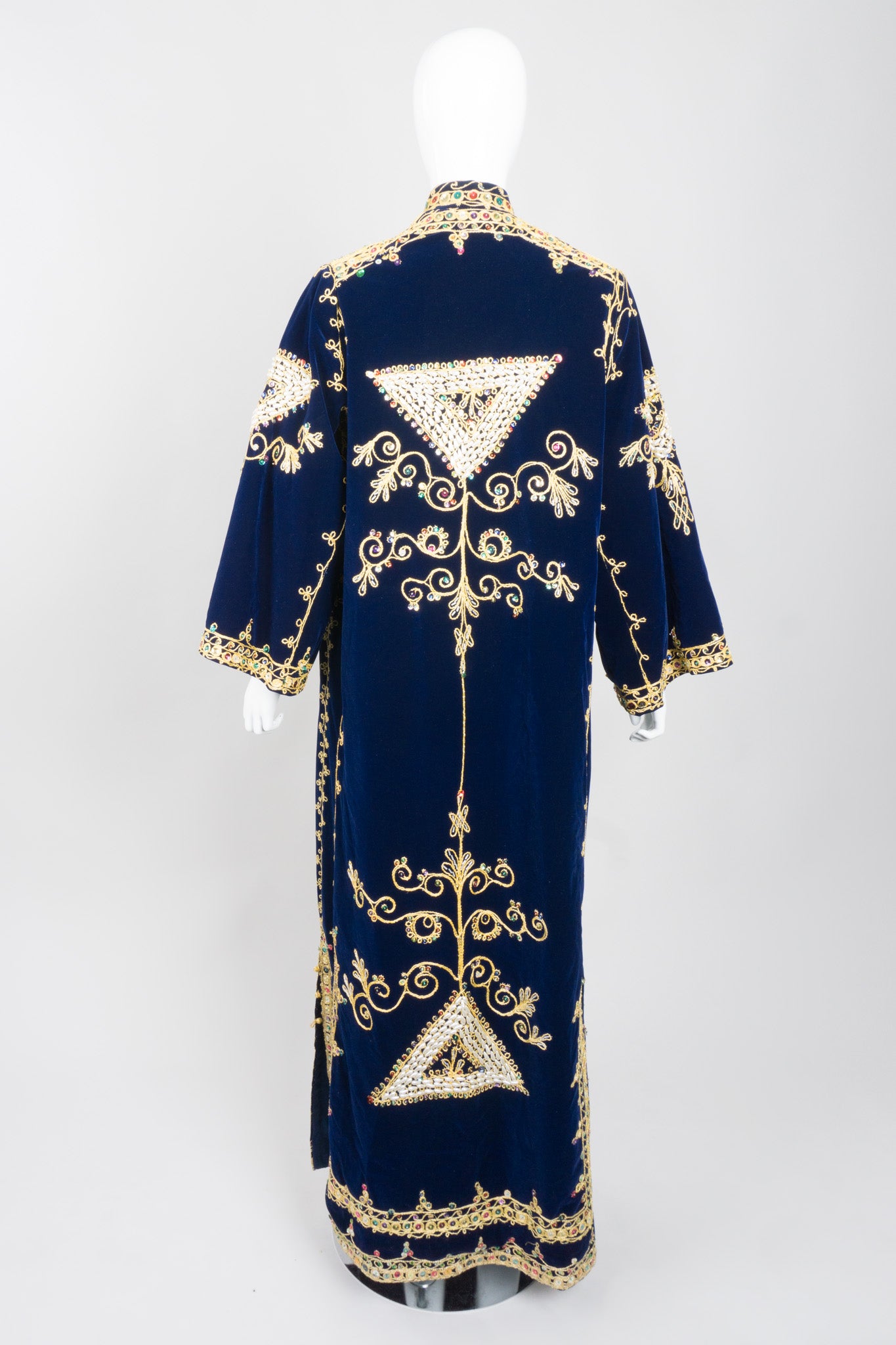 Profils du Monde Vintage Embellished Velvet Illuminati Robe