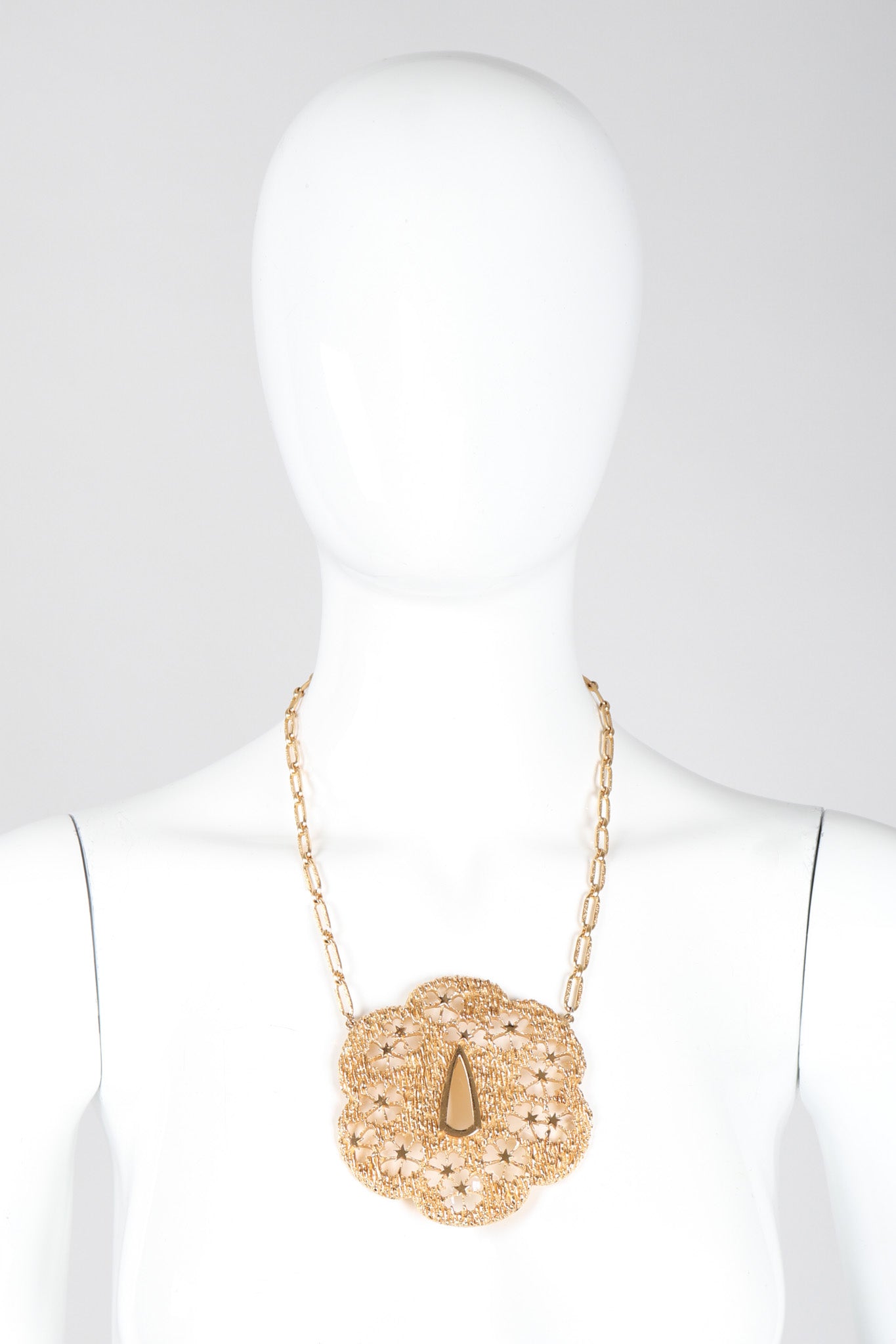 Recess Los Angeles Vintage Trifari Textured Brutalist Blossom Medallion Plate Necklace