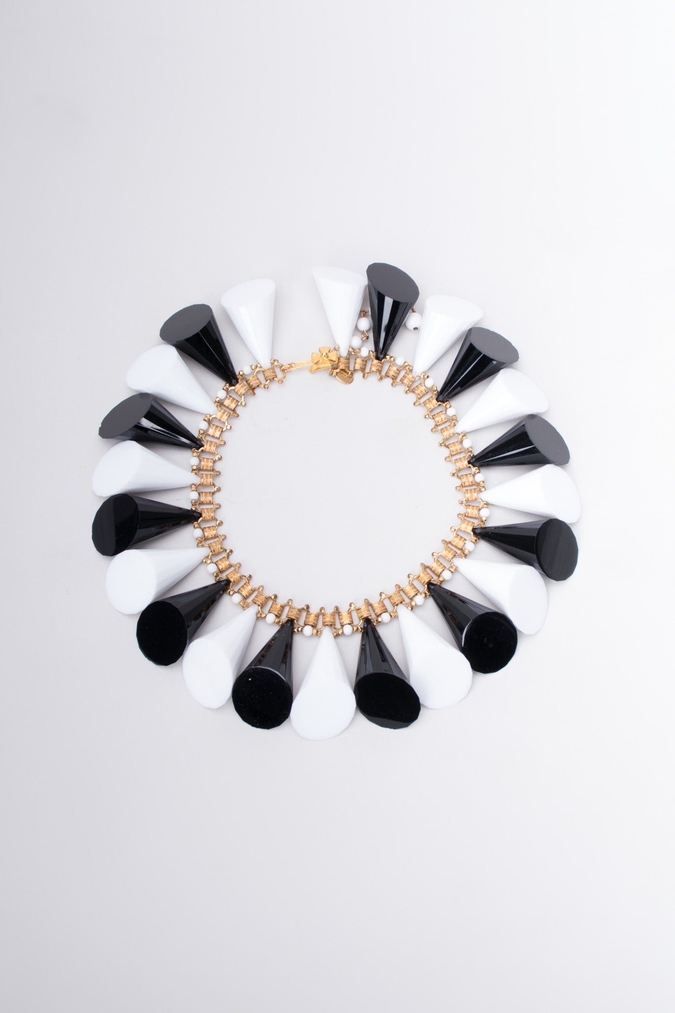 William de Lillo Resin Cone Collar Necklace