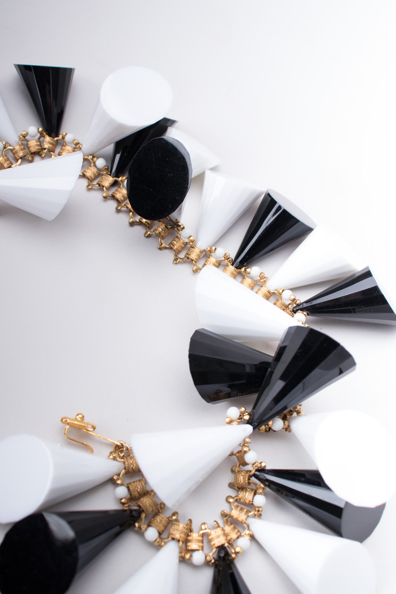 William de Lillo Resin Cone Collar Necklace