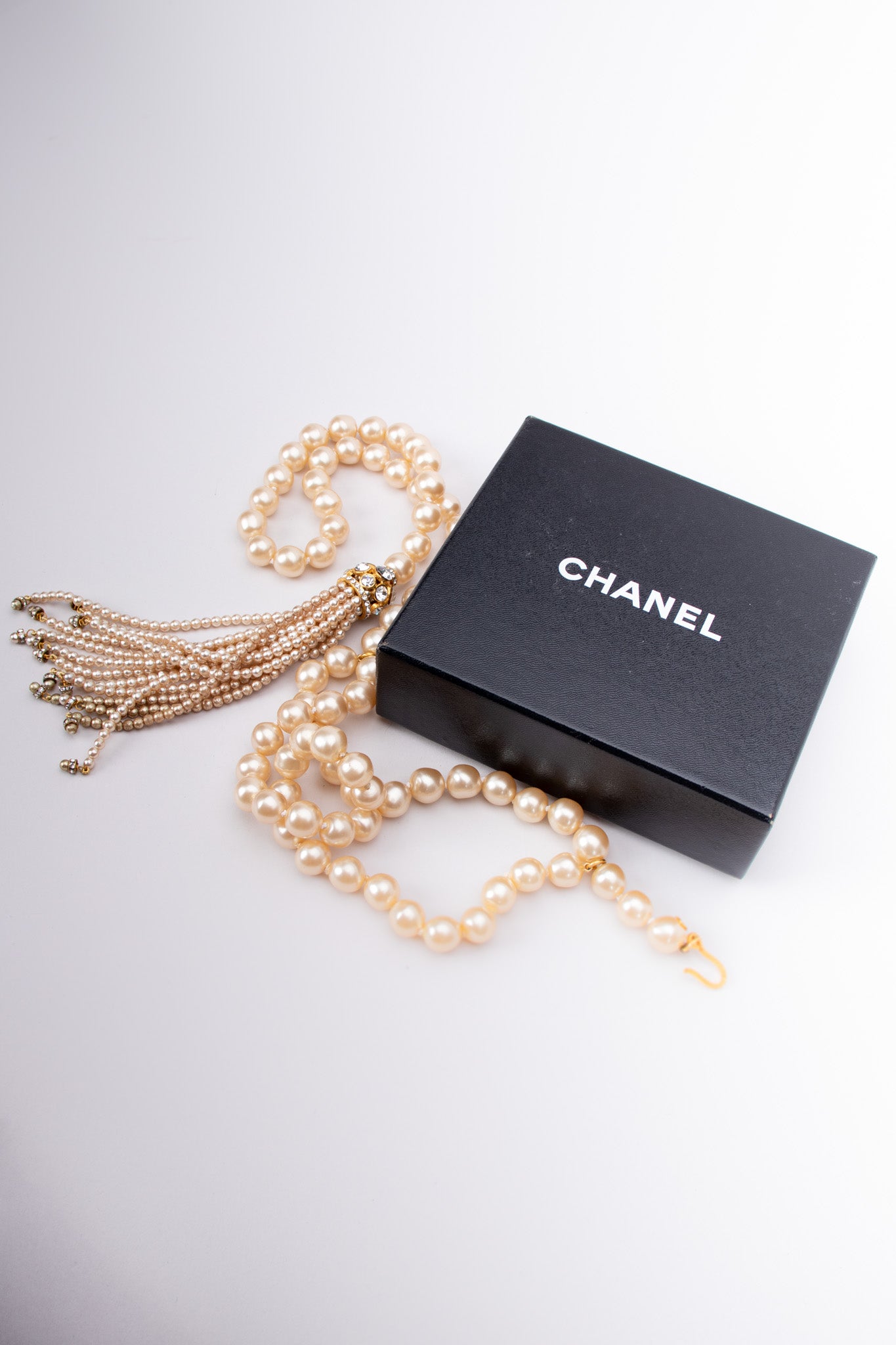 Chanel Signature Pearl Tassel Belt Necklace