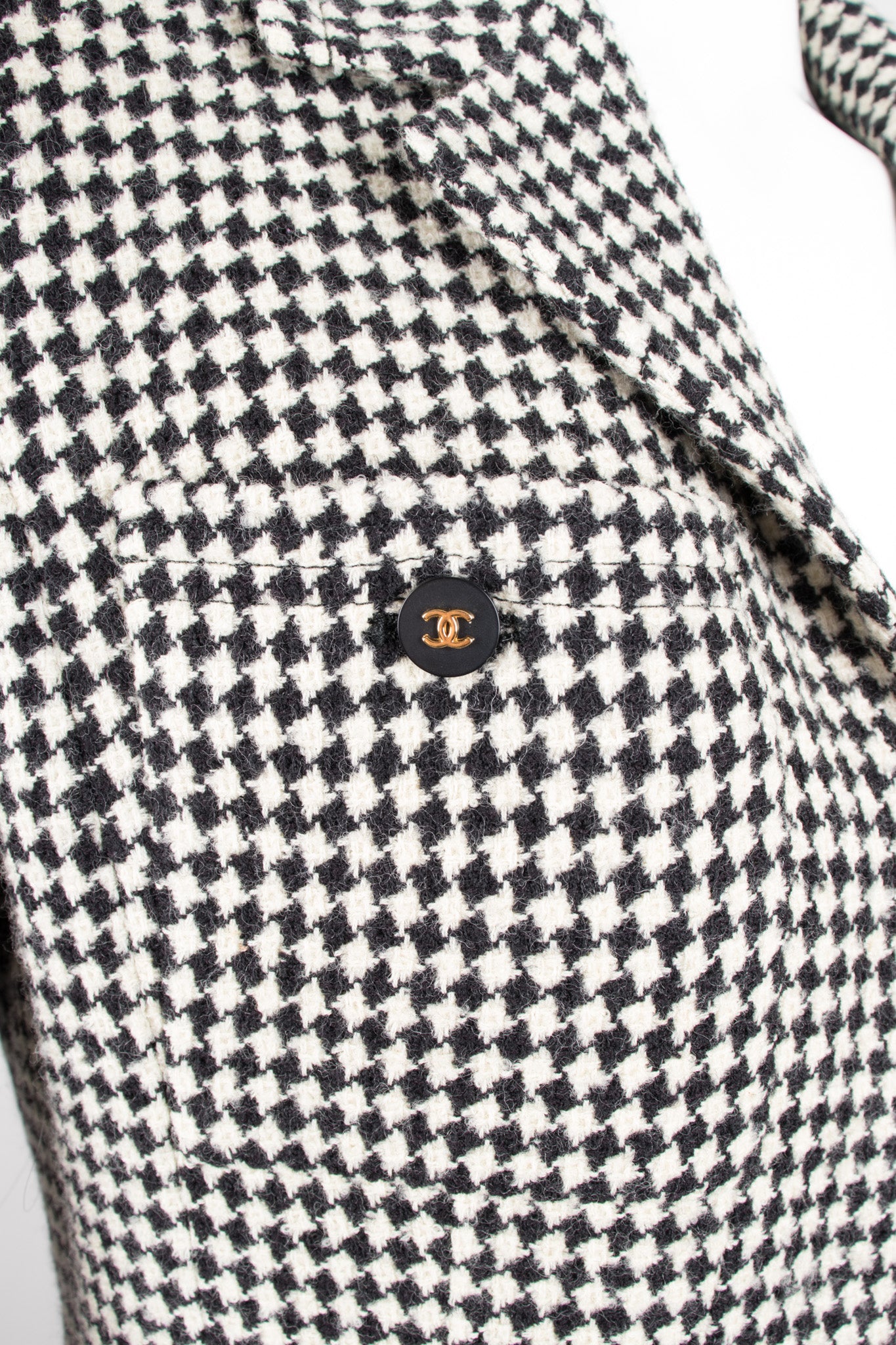 Chanel Wool Houndstooth Hook Front Jacket Blazer