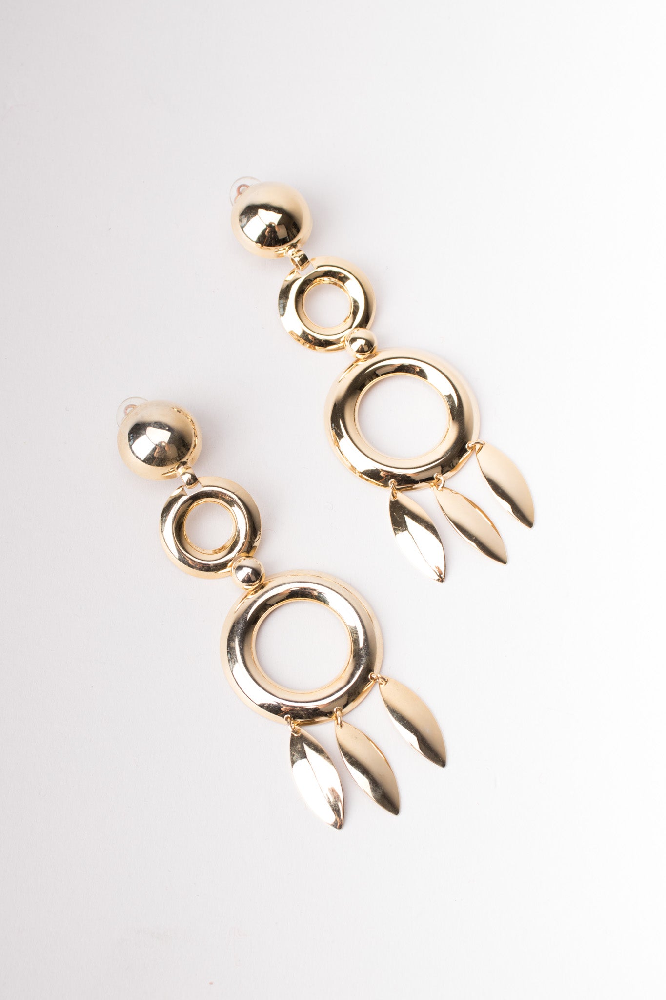 Recess Los Angeles Vintage Gold Graduated Circle Leaf Drop Earrings